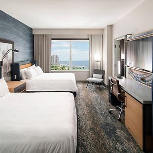 Two Queen Beds Guest room 2 Queen Mobility Accessible w or Roll Shower